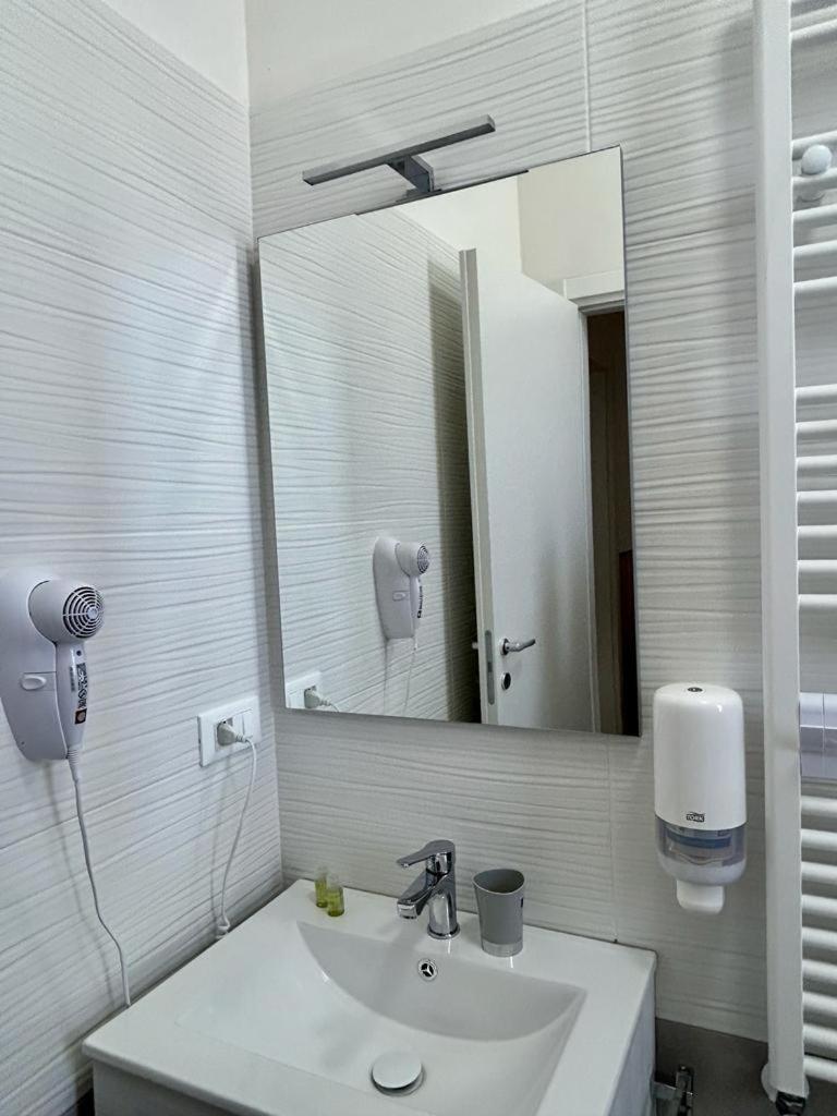 Appartamento 59 Tourist House Bologna Lame - Self Check-In Esterno foto